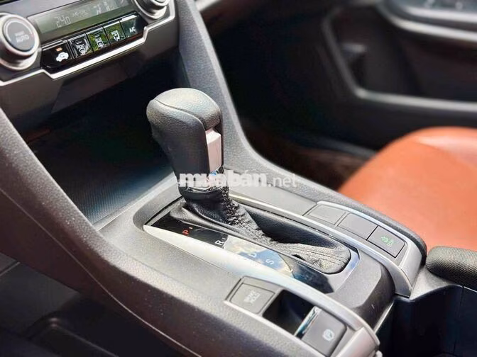 Honda Civic 2019 1.8E - 74000 km siêu đẹp