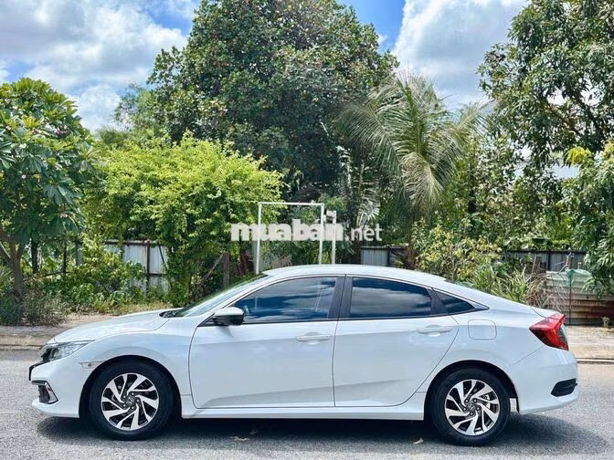 Honda Civic 2019 1.8E - 74000 km siêu đẹp