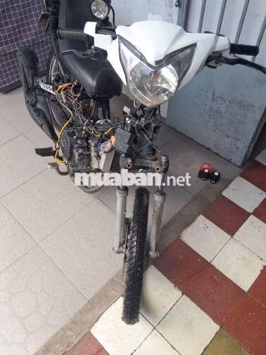 Yamaha Exciter 135 Trắng giá 3tr200k ae tự hiểu