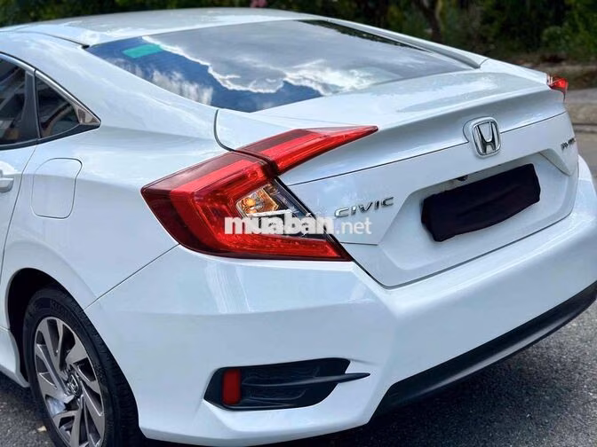 Honda Civic 2019 1.8E - 74000 km siêu đẹp