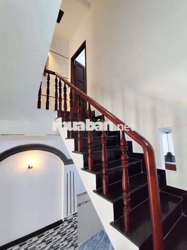 nhà hướng Nam.hẻm to.có 3 máy lạnh 
