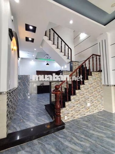 nhà hướng Nam.hẻm to.có 3 máy lạnh 