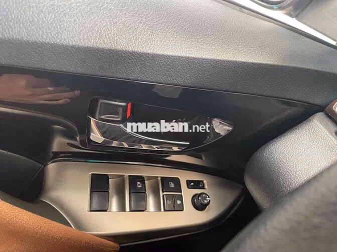Toyota Innova 2.0G 2018 / Giá thương lượng