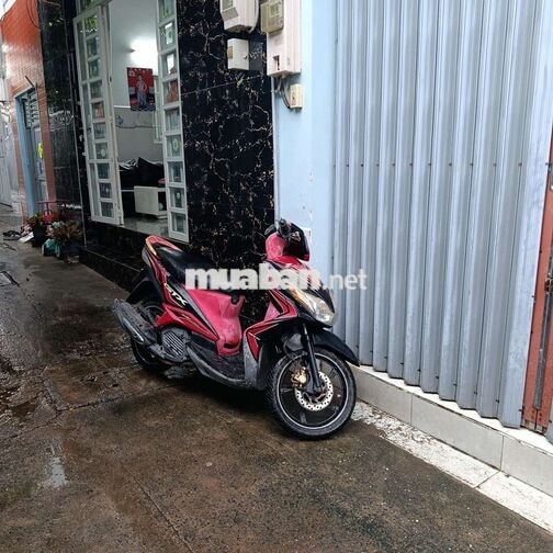 Yamaha Luvias Tự động Đỏ đen