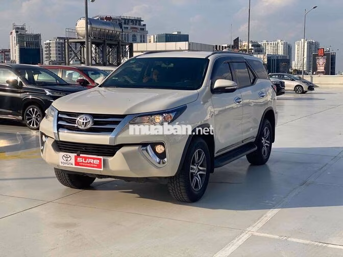 Toyota Fortuner 2.7V AT 2016 Trắng Tự động