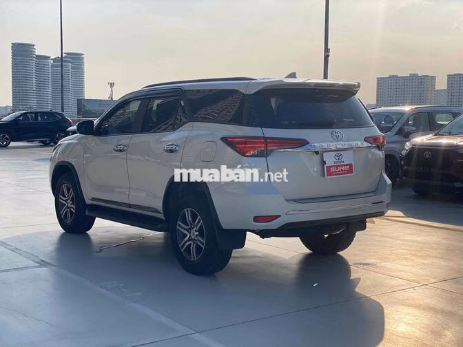 Toyota Fortuner 2.7V AT 2016 Trắng Tự động