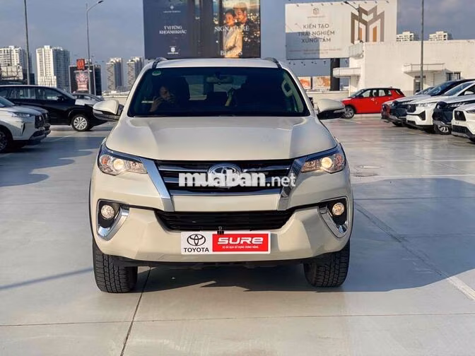 Toyota Fortuner 2.7V AT 2016 Trắng Tự động