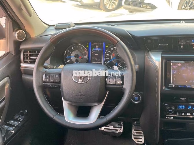Toyota Fortuner 2.7V AT 2016 Trắng Tự động