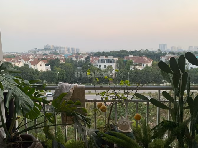 Cần Bán Chung cư CT18 KĐT Việt Hưng 97m2 (căn góc)