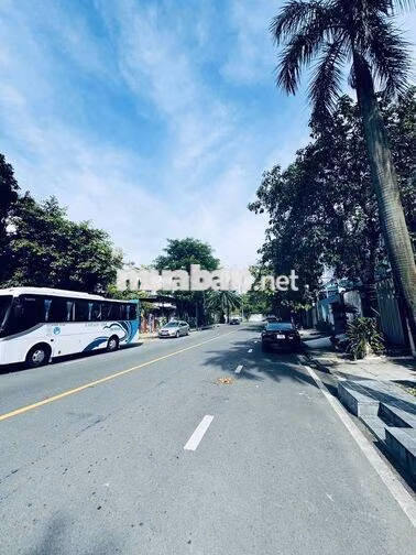 CHO THUÊ BIỆT THỰ HẦM 3 TẦNG 5PN FULL NỘI THẤT