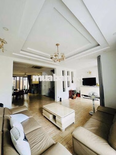 CHO THUÊ BIỆT THỰ HẦM 3 TẦNG 5PN FULL NỘI THẤT