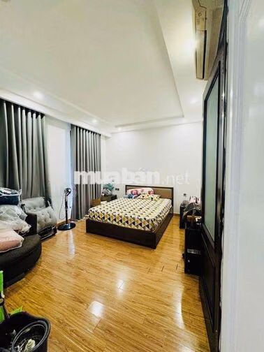 CHO THUÊ BIỆT THỰ HẦM 3 TẦNG 5PN FULL NỘI THẤT