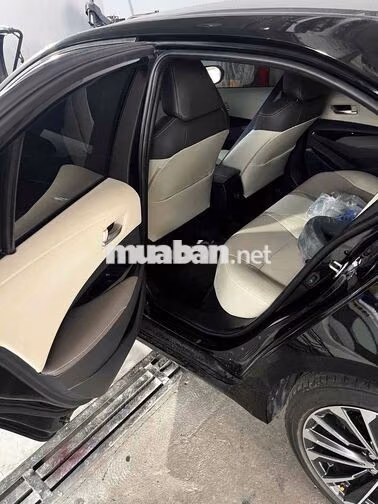 Toyota Corolla Altis V 2025 4300 km Đen