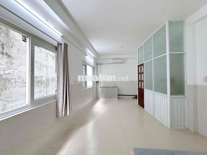 🔥 🏡 PHÒNG ĐẸP – STUDIO FULL NỘI THẤT CỬA SỔ THOÁNG NGAY UEH Q10 🔥