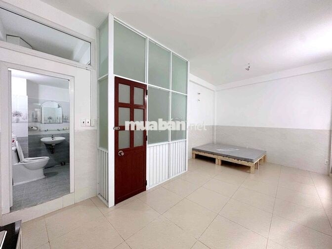 🔥 🏡 PHÒNG ĐẸP – STUDIO FULL NỘI THẤT CỬA SỔ THOÁNG NGAY UEH Q10 🔥
