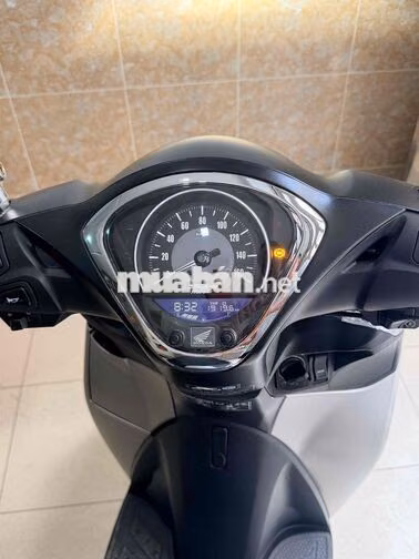 Honda SH Mode Cao cấp 2026 Xám 1.900km