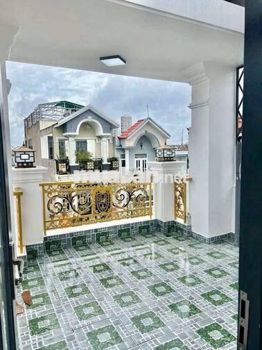 Nhà LÊ VĂN QUỚI [4x16, 3 lầu, 5pn, 5toilet] 15tr/tháng