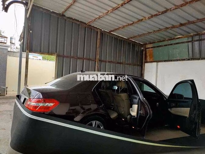 Mercedes-Benz E250 CGI 2009 Nâu đậm