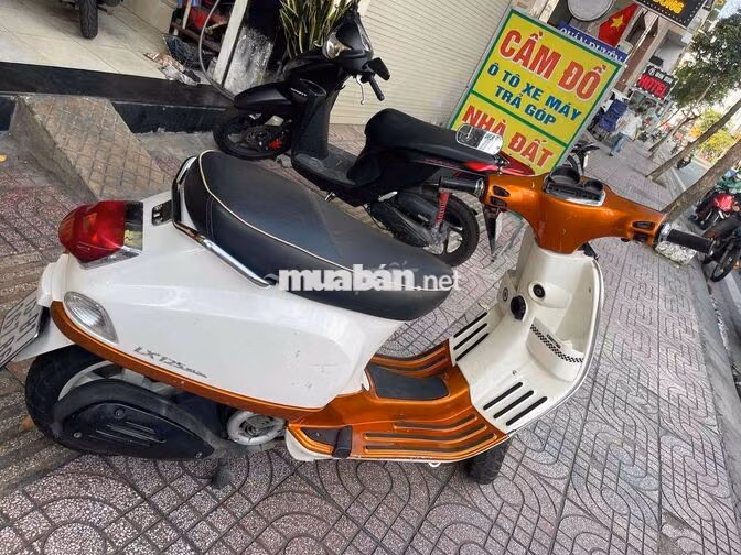 Piaggio Vespa LX 125 Trắng, Cam