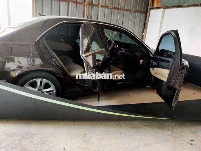 Mercedes-Benz E250 CGI 2009 Nâu đậm