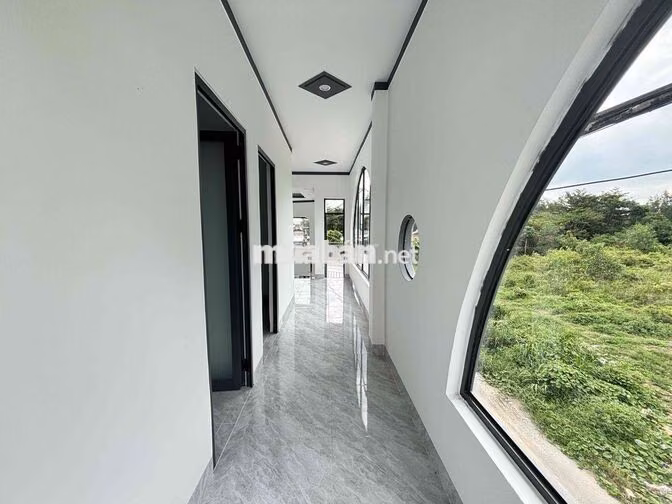 Chủ bể n.ợ hạ bán lỗ căn nhà sổ riêng 2mt siêu đẹp gần kcn giang điền