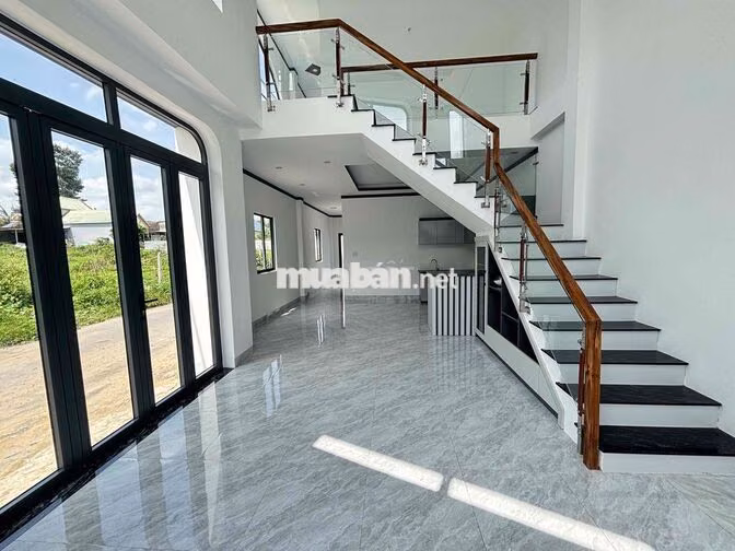Chủ bể n.ợ hạ bán lỗ căn nhà sổ riêng 2mt siêu đẹp gần kcn giang điền
