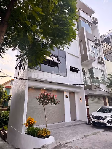 Bán nhà 5 tầng lô góc mặt phố Âu Cơ, số lẻ phía Hồ Tây, sàn 34m - 22,5
