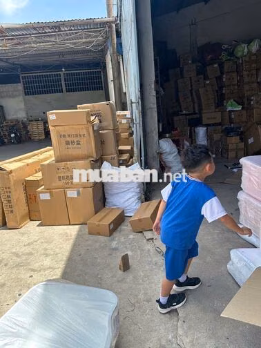 Tuyển 1 nam gói đơn Shopee, chất hàng lên xe