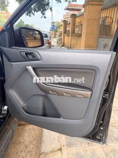 Ford Ranger XLS 2016 1 cầu Số sàn Đen