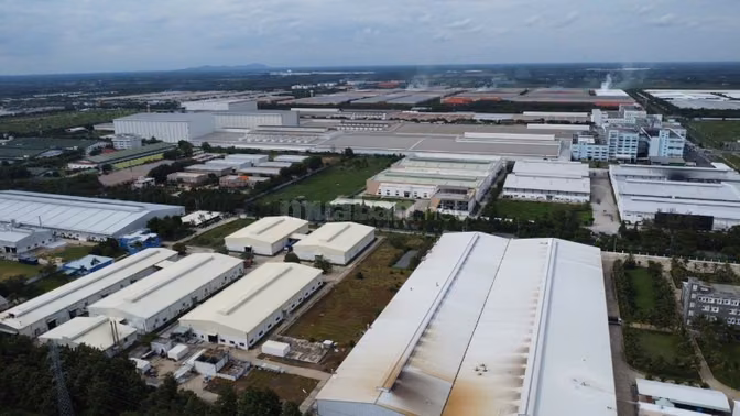 10x61 đường nhựa gần cổng chính KCN Phước Đông. 2,3 tỷ 