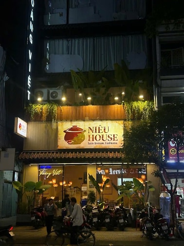CHO THUÊ NHÀ 2 MẶT TIỀN ĐƯỜNG CAO THẮNG QUẬN 3, DTSD 1000M2