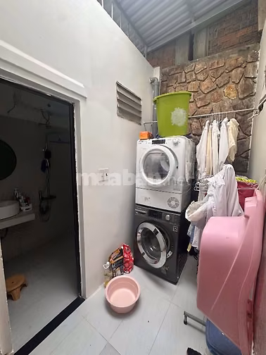 NHÀ C4 KIÊN CỐ FULL NỘI THẤT KIỆT Ô TÔ CÙ CHÍNH LAN CHƯA TỚI 4Tỷ. 