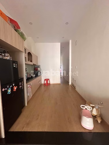 NHÀ C4 KIÊN CỐ FULL NỘI THẤT KIỆT Ô TÔ CÙ CHÍNH LAN CHƯA TỚI 4Tỷ. 