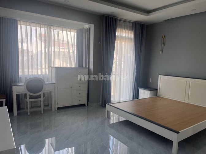 Bán căn nhà mặt tiền Ca Văn Thỉnh 6 tầng có thang máy khu Bàu Cát 