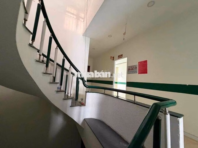 NHÀ NGANG 8.5M NGUYỄN VĂN THƯƠNG – 3 LẦU, SÀN SUỐT