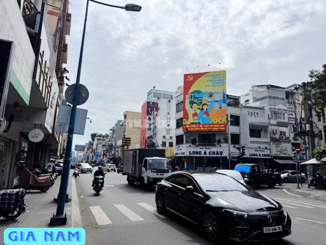 BÁN NHÀ MẶT TIỀN KINH DOANH : 449 HAI BÀ TRƯNG - P. 8 - Q. 3 - TPHCM