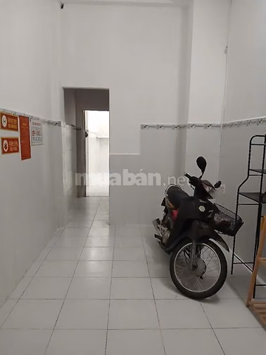 CĂN 1: CHO THUÊ NHÀ HẺM 4,5M(XH) HỒ THỊ KỶ, P.1, Q.10, 10TR.