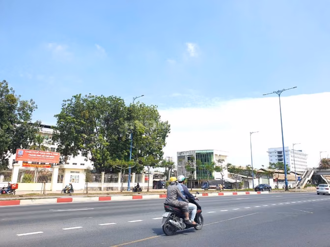 CĂN 1: CHO THUÊ NHÀ 2 HẺM 3M (XBG) HỒNG BÀNG, P.6, Q.6, 12TR.