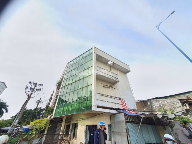 CĂN 1: CHO THUÊ NHÀ 2 HẺM 3M (XBG) HỒNG BÀNG, P.6, Q.6, 12TR.