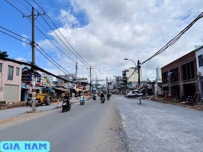 BÁN NHÀ GÓC 2 MẶT TIỀN KINH DOANH :  ĐƯỜNG NGUYỄN THỊ ĐỊNH - P. TML