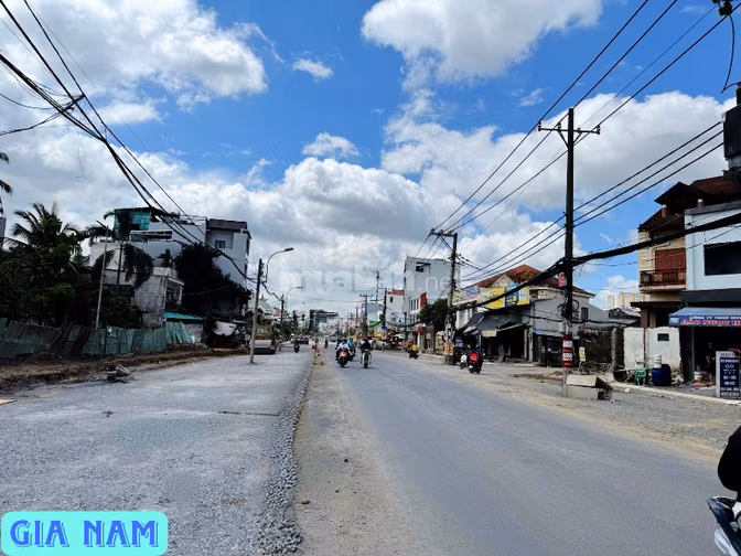BÁN NHÀ GÓC 2 MẶT TIỀN KINH DOANH :  ĐƯỜNG NGUYỄN THỊ ĐỊNH - P. TML