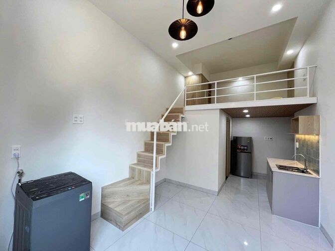 CHO THUÊ DUPLEX BAN CÔNG NGAY QUẬN 10 _ UEH