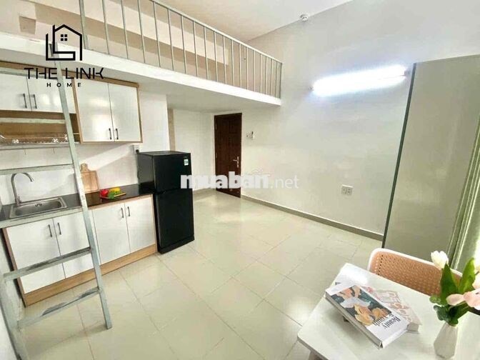 Phòng gác lửng cửa sổ thoáng full nội thất đi bộ qua UFM chỉ 10 phút