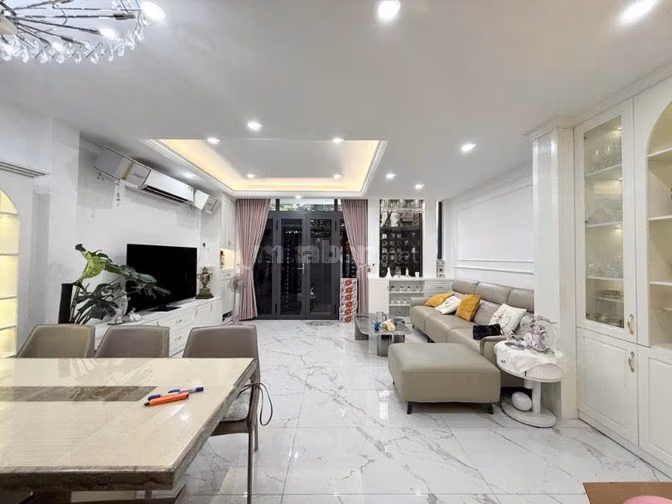 Bán nhà ngang 5.2m Mặt tiền Hồ Biểu Chánh, Phú Nhuận. Giá chỉ 3 Tỷ 880