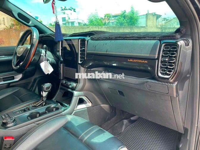 Wildtrak 2 cầu lên nhiều đồ bán tại hãng Ford