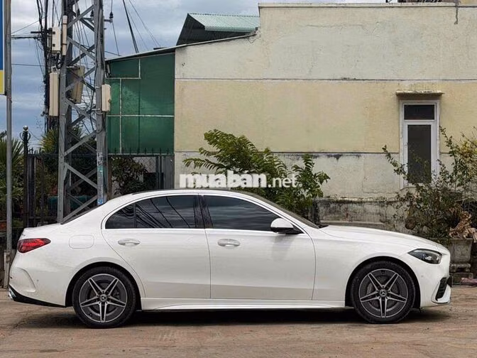 Mercedes-Benz C300 V2 2025 Trắng 4,700km