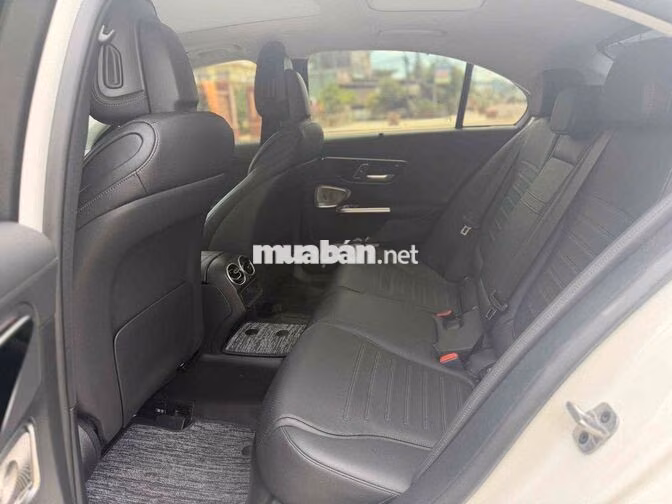 Mercedes-Benz C300 V2 2025 Trắng 4,700km
