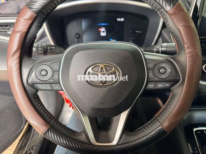 Toyota Corolla Altis 5 chỗ Tự động Xăng Đen
