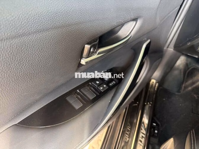 Toyota Corolla Altis 5 chỗ Tự động Xăng Đen