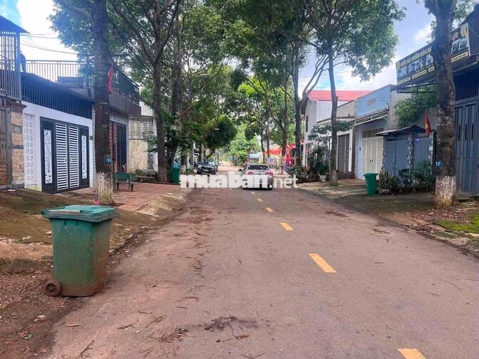 KHO, XƯỞNG MỚI - MẶT TIỀN Y LINH NIÊ PHẠM VĂN ĐỒNG VÀO 50m